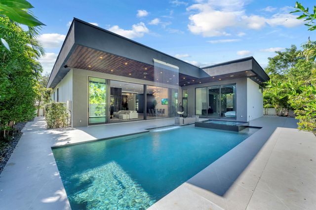 2401 NE 13th Street, Fort Lauderdale, FL 33304