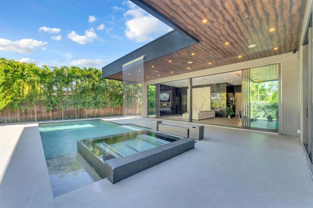 2401 NE 13th Street, Fort Lauderdale, FL 33304