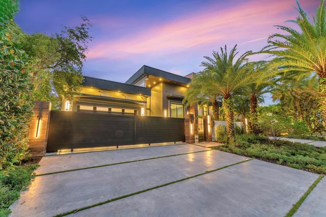 2401 NE 13th Street, Fort Lauderdale, FL 33304