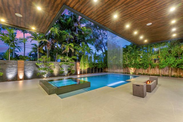 2401 NE 13th Street, Fort Lauderdale, FL 33304