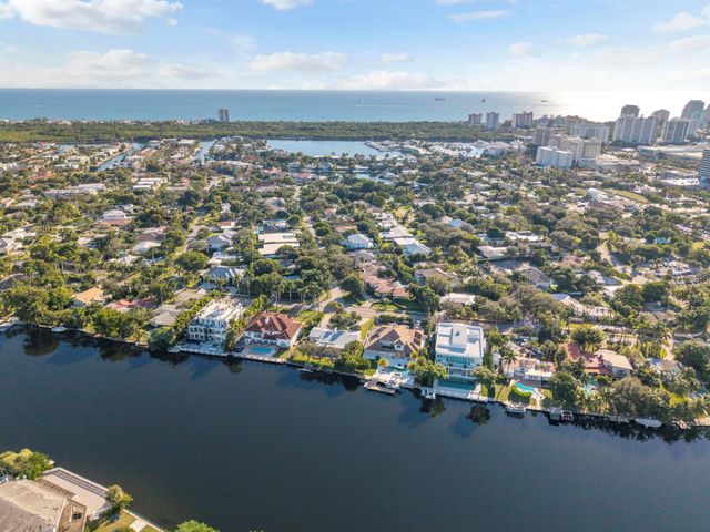 2401 NE 13th Street, Fort Lauderdale, FL 33304