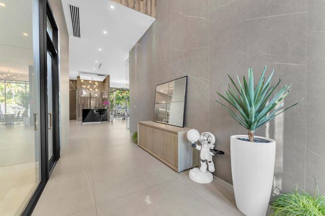 2401 NE 13th Street, Fort Lauderdale, FL 33304