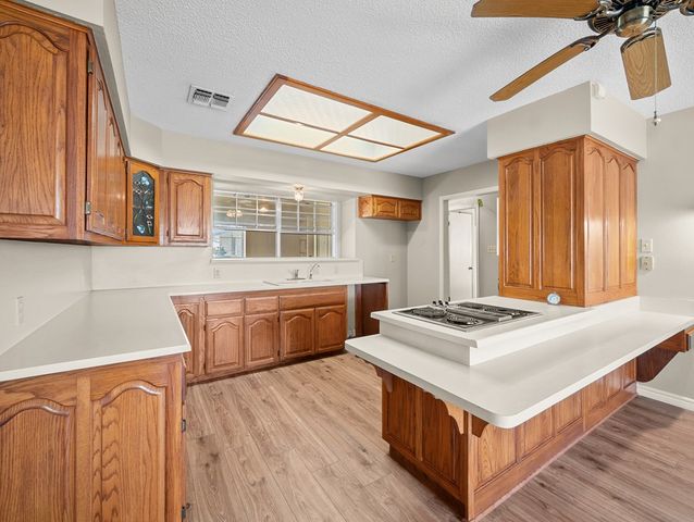 126 Boardwalk Dr, Center Point, TX 78010