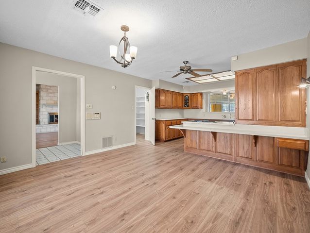 126 Boardwalk Dr, Center Point, TX 78010