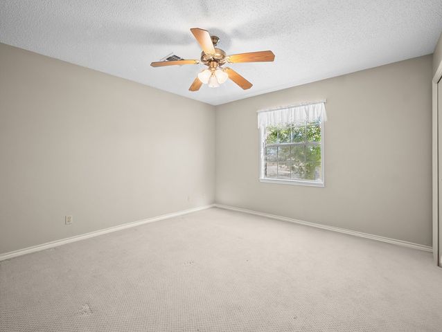 126 Boardwalk Dr, Center Point, TX 78010