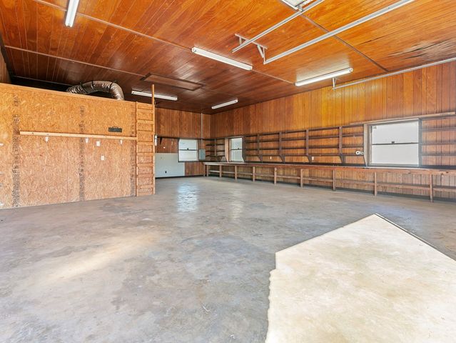 126 Boardwalk Dr, Center Point, TX 78010