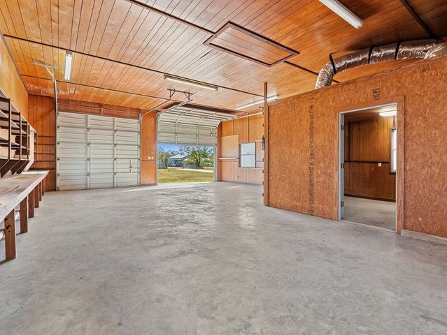 126 Boardwalk Dr, Center Point, TX 78010