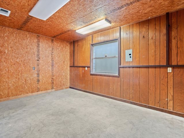 126 Boardwalk Dr, Center Point, TX 78010