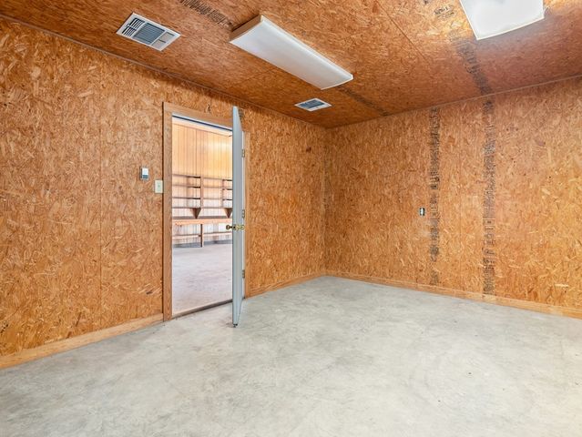 126 Boardwalk Dr, Center Point, TX 78010