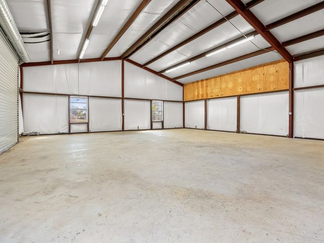 126 Boardwalk Dr, Center Point, TX 78010