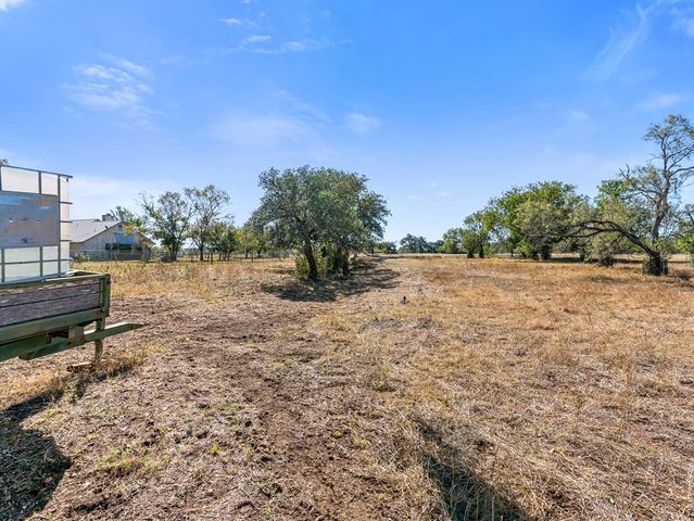 126 Boardwalk Dr, Center Point, TX 78010