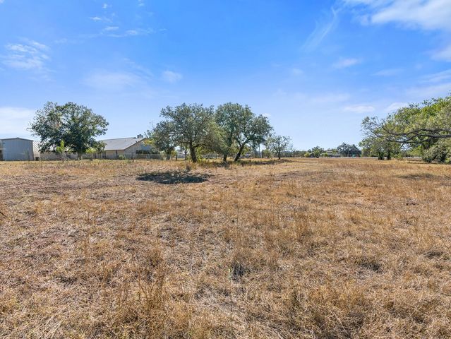 126 Boardwalk Dr, Center Point, TX 78010