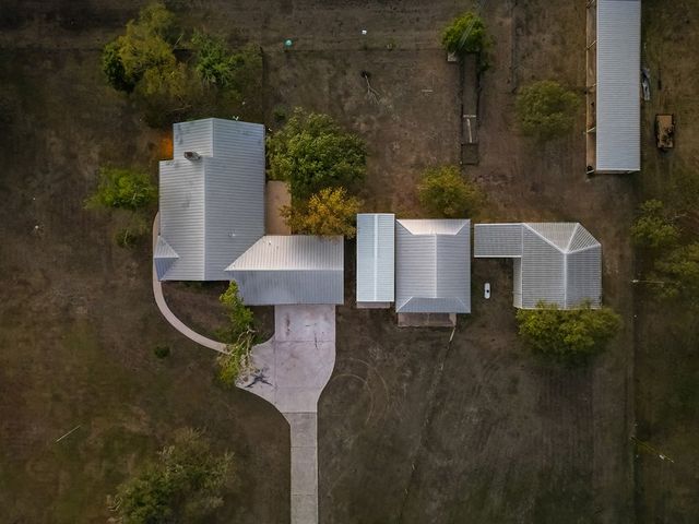 126 Boardwalk Dr, Center Point, TX 78010