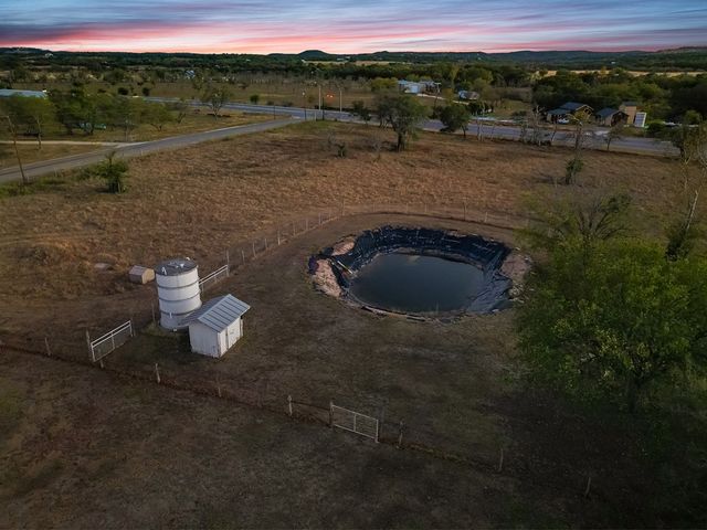 126 Boardwalk Dr, Center Point, TX 78010