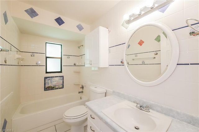 720 SW 8th TER, Cape Coral, FL 33991