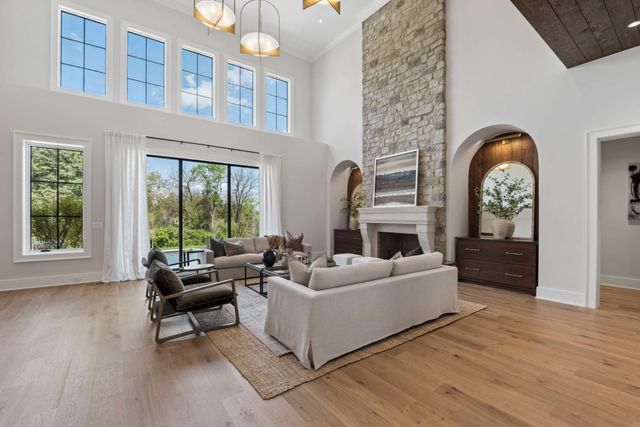 1114 Tyne Blvd, Nashville, TN 37220