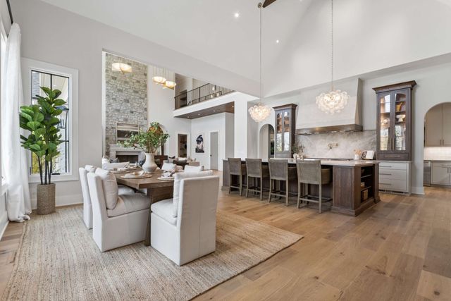 1114 Tyne Blvd, Nashville, TN 37220