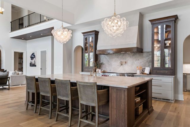1114 Tyne Blvd, Nashville, TN 37220