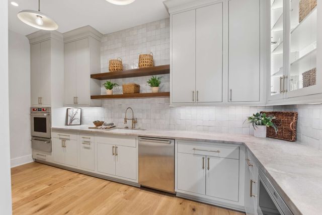 1114 Tyne Blvd, Nashville, TN 37220