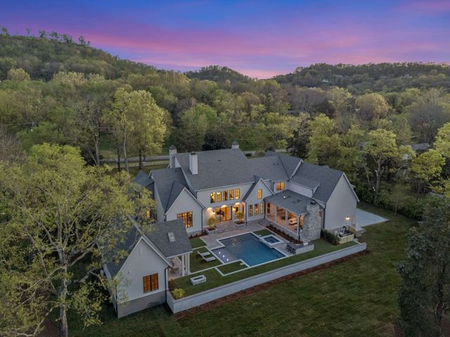 1114 Tyne Blvd, Nashville, TN 37220