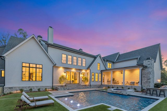 1114 Tyne Blvd, Nashville, TN 37220