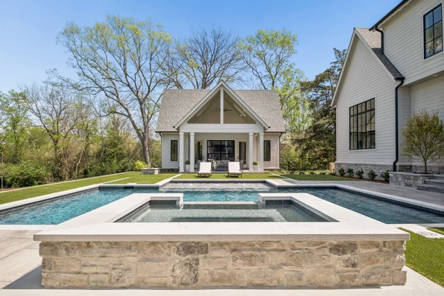 1114 Tyne Blvd, Nashville, TN 37220