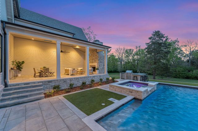 1114 Tyne Blvd, Nashville, TN 37220