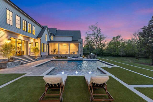 1114 Tyne Blvd, Nashville, TN 37220