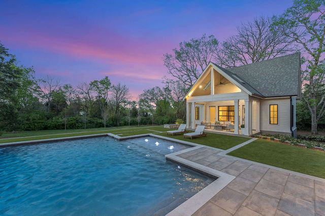 1114 Tyne Blvd, Nashville, TN 37220