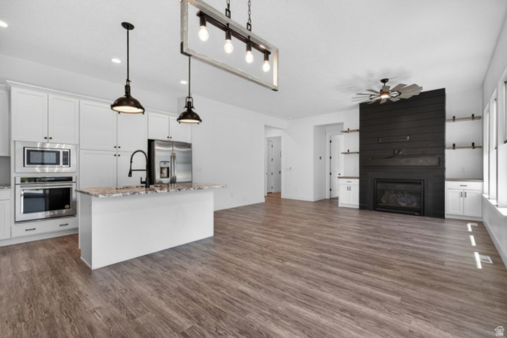 Image 14 of property listing at 4821 W JUNIPER BEND CIR, Herriman, UT 84096