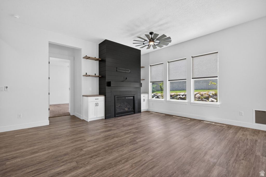 Image 15 of property listing at 4821 W JUNIPER BEND CIR, Herriman, UT 84096