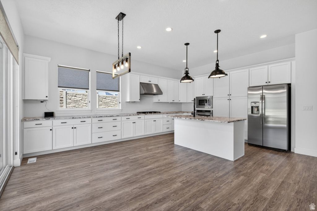 Image 4 of property listing at 4821 W JUNIPER BEND CIR, Herriman, UT 84096