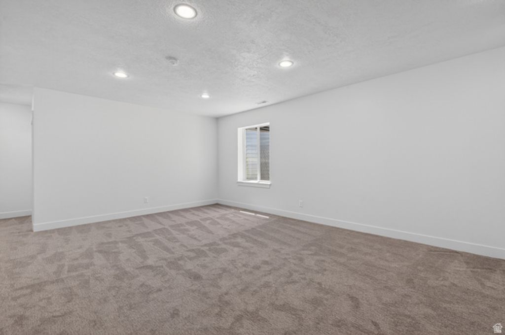 Image 31 of property listing at 4821 W JUNIPER BEND CIR, Herriman, UT 84096