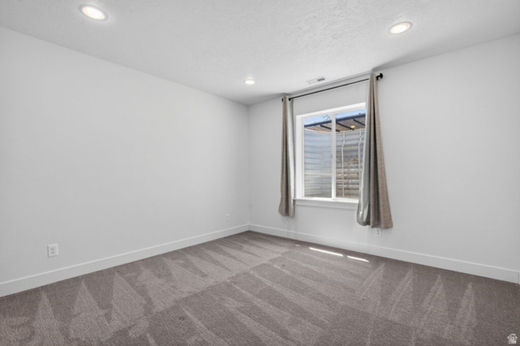 Image 37 of property listing at 4821 W JUNIPER BEND CIR, Herriman, UT 84096