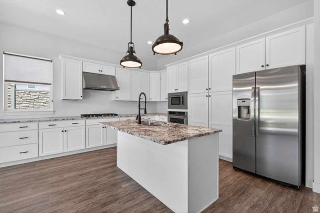 Image 6 of property listing at 4821 W JUNIPER BEND CIR, Herriman, UT 84096