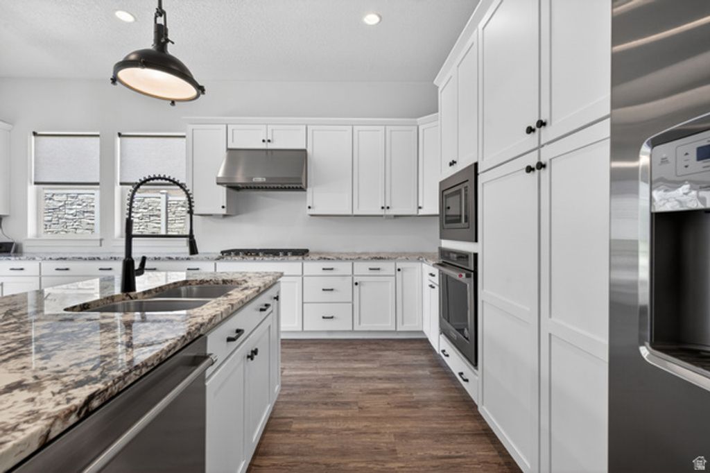 Image 10 of property listing at 4821 W JUNIPER BEND CIR, Herriman, UT 84096