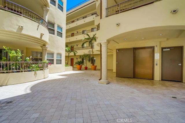 1522 Amherst Avenue 402, Los Angeles, CA 90025