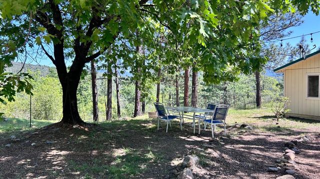 8719 Cave City Rd, Mountain Ranch, CA 95246