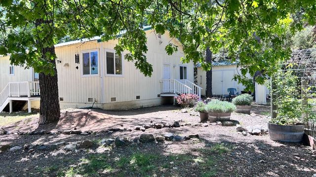 8719 Cave City Rd, Mountain Ranch, CA 95246