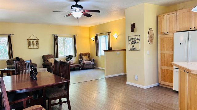 8719 Cave City Rd, Mountain Ranch, CA 95246