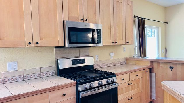 8719 Cave City Rd, Mountain Ranch, CA 95246