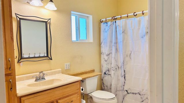 8719 Cave City Rd, Mountain Ranch, CA 95246