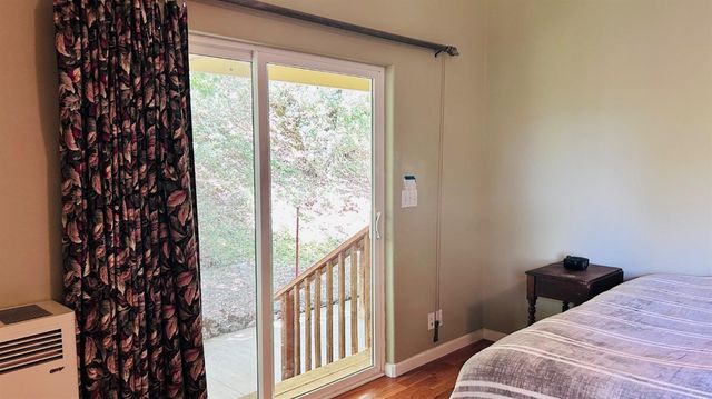 8719 Cave City Rd, Mountain Ranch, CA 95246