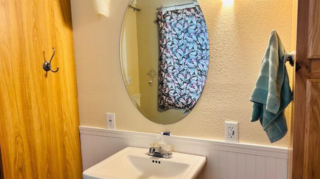 8719 Cave City Rd, Mountain Ranch, CA 95246