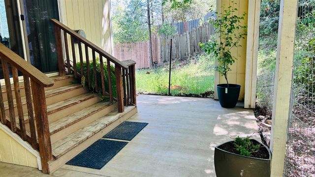 8719 Cave City Rd, Mountain Ranch, CA 95246