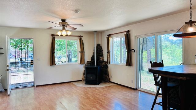 8719 Cave City Rd, Mountain Ranch, CA 95246