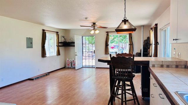 8719 Cave City Rd, Mountain Ranch, CA 95246