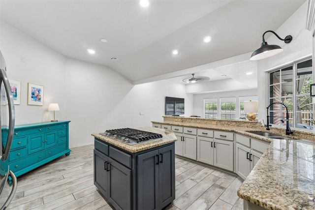 501 Sparrow Hawk, Edmond, OK 73003