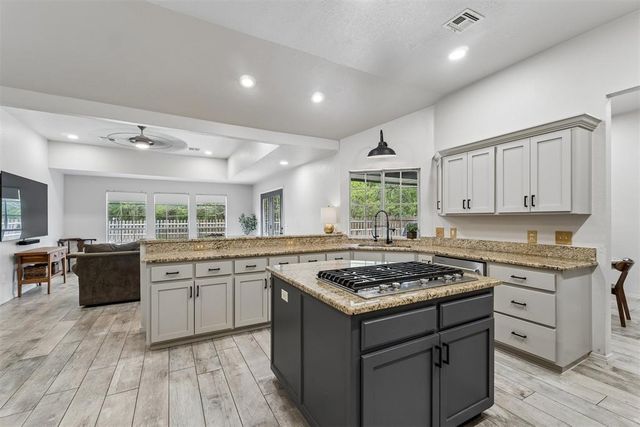 501 Sparrow Hawk, Edmond, OK 73003