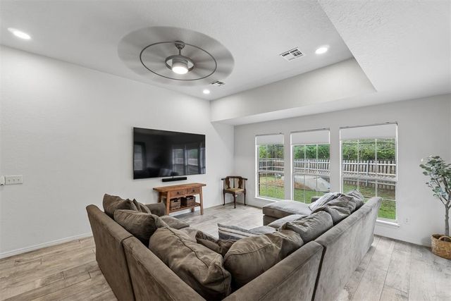 501 Sparrow Hawk, Edmond, OK 73003